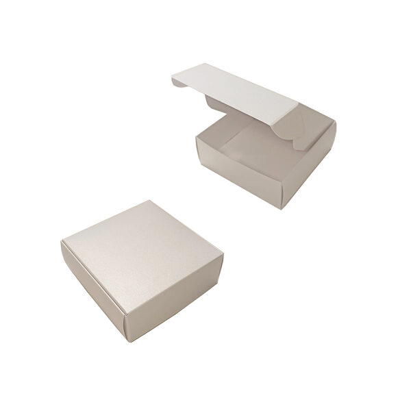 Grezna dāvanu kastīte 120x120x44mm